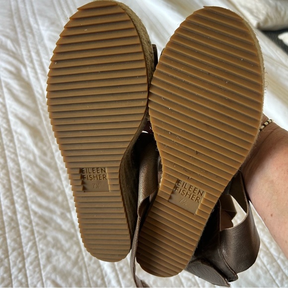 Eileen Fisher Willow Espadrille Wedge in Bronze. Size 7.5. - Picture 10 of 16